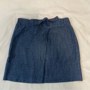 GAP, pull-on denim elastic waistband skirt. Size S.